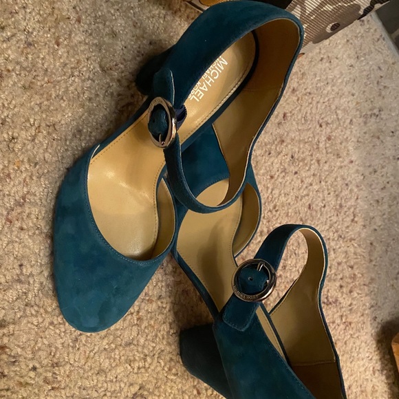 Micheal Kors heels - Picture 3 of 4